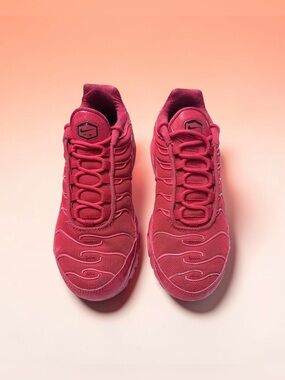 NIKE Air Max Plus TN Light Crimson Red Sz 6.5 Style AVA8424-600 Women’s Sneaker